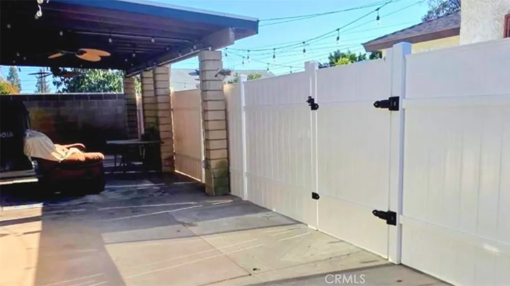 943 Orange Azusa, CA 91702