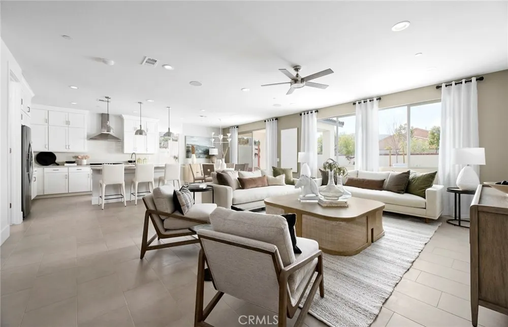 4098 Lilah Circle Lake Elsinore, CA 92530