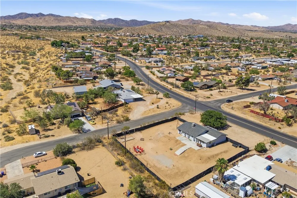 7399 Palomar Yucca Valley, CA 92284