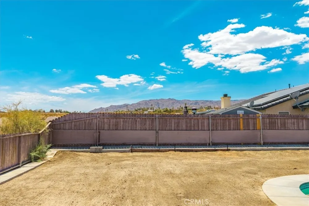 5251 Split Rock Avenue 29 Palms, CA 92277