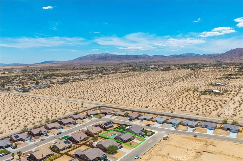 5251 Split Rock Avenue 29 Palms, CA 92277