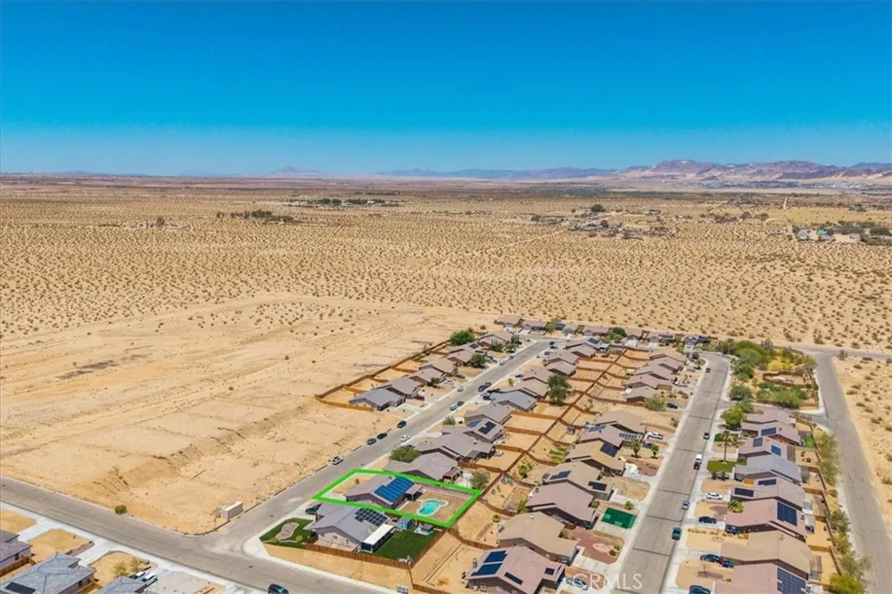 5251 Split Rock Avenue 29 Palms, CA 92277