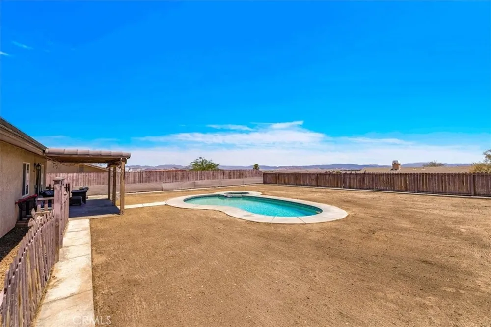 5251 Split Rock Avenue 29 Palms, CA 92277