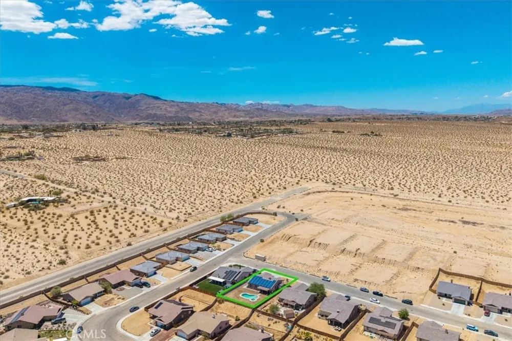 5251 Split Rock Avenue 29 Palms, CA 92277