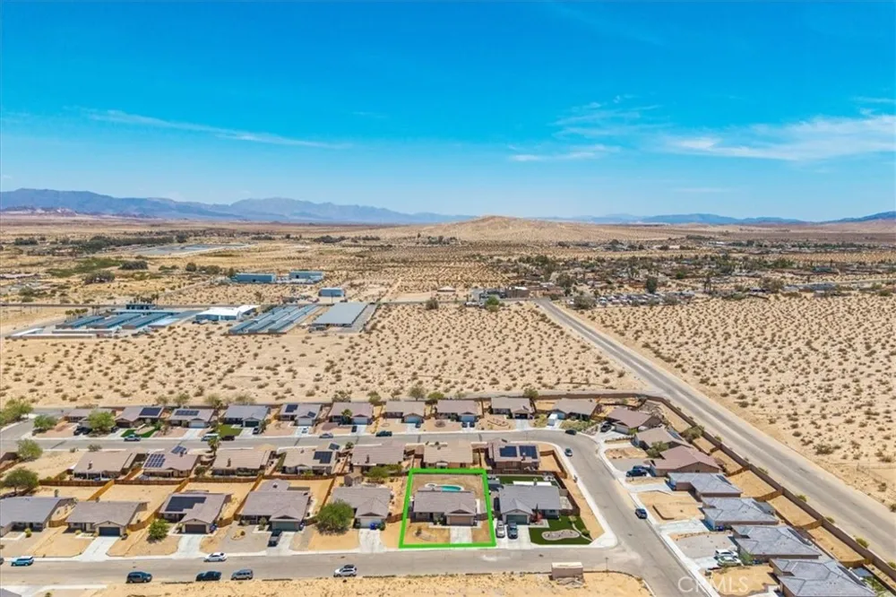 5251 Split Rock Avenue 29 Palms, CA 92277
