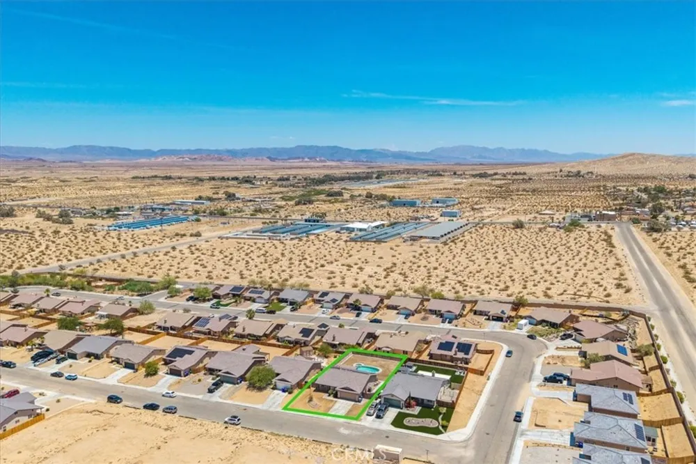 5251 Split Rock Avenue 29 Palms, CA 92277