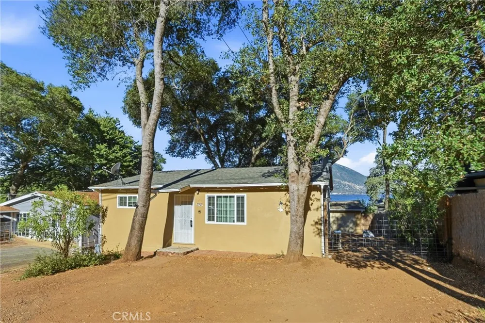 2705 Oakhurst Avenue Clearlake, CA 95422