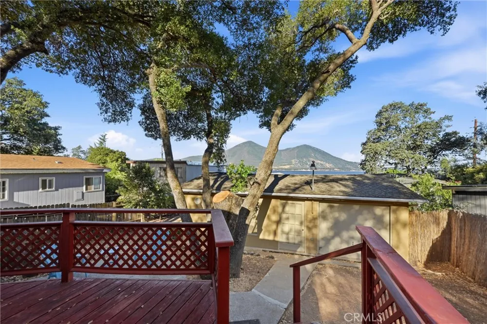 2705 Oakhurst Avenue Clearlake, CA 95422