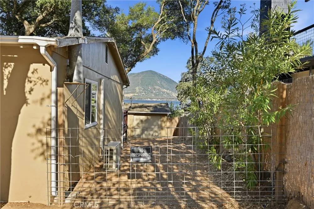2705 Oakhurst Avenue Clearlake, CA 95422