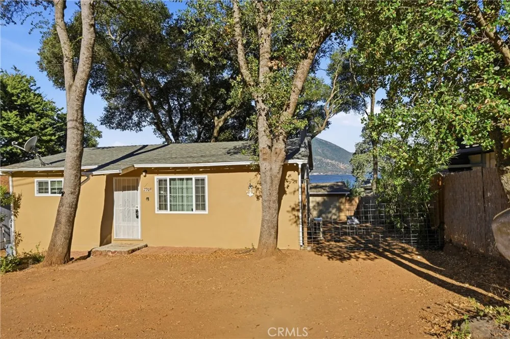 2705 Oakhurst Avenue Clearlake, CA 95422