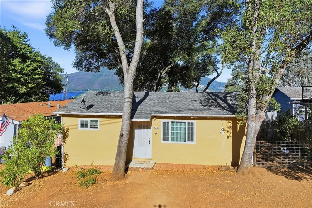 2705 Oakhurst Avenue Clearlake, CA 95422