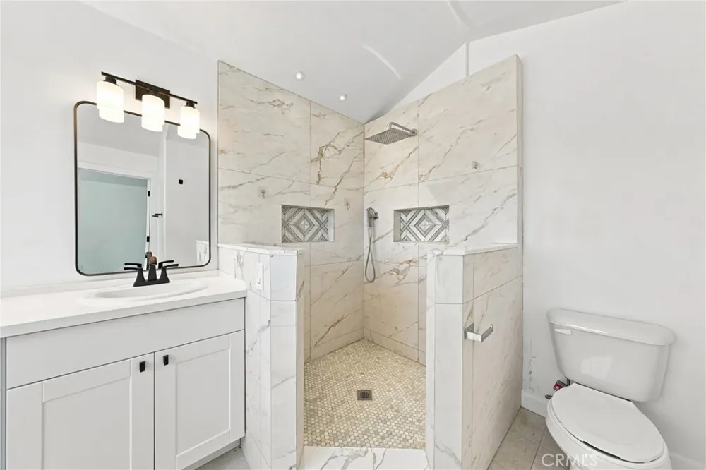 18027 Shore Hidden Valley Lake, CA 95467