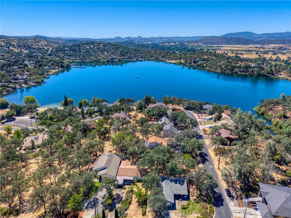 18027 Shore Hidden Valley Lake, CA 95467