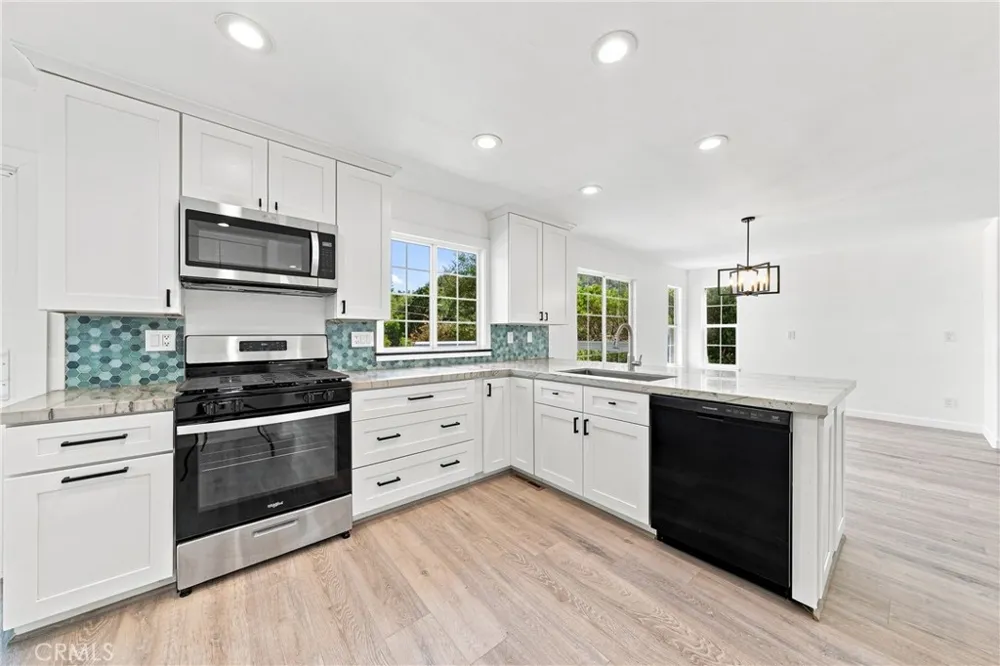 18027 Shore Hidden Valley Lake, CA 95467
