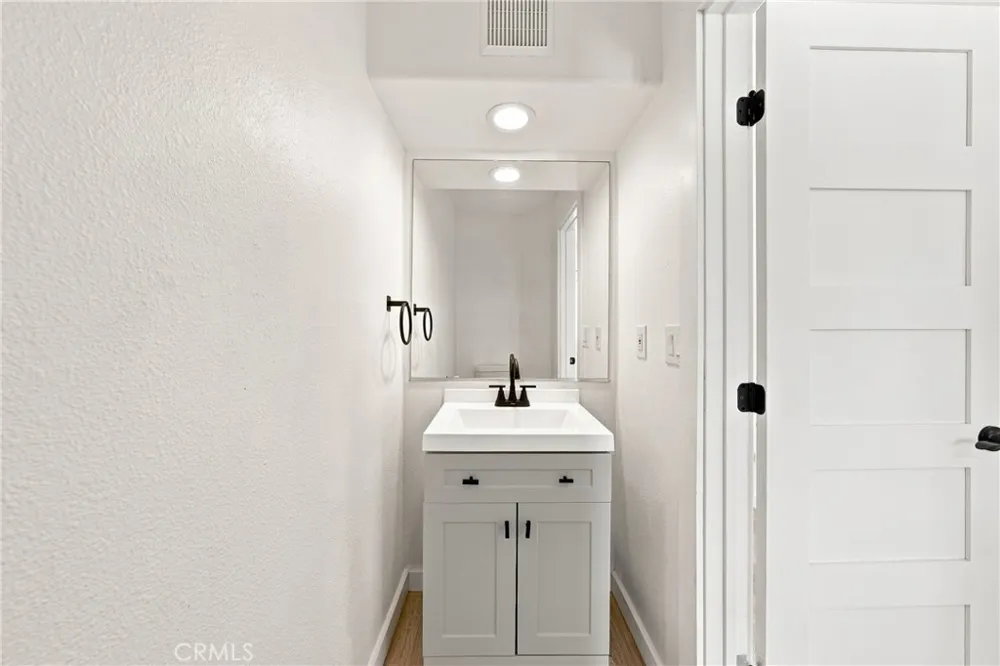 18027 Shore Hidden Valley Lake, CA 95467