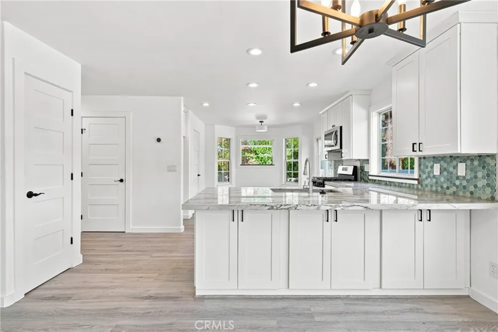 18027 Shore Hidden Valley Lake, CA 95467