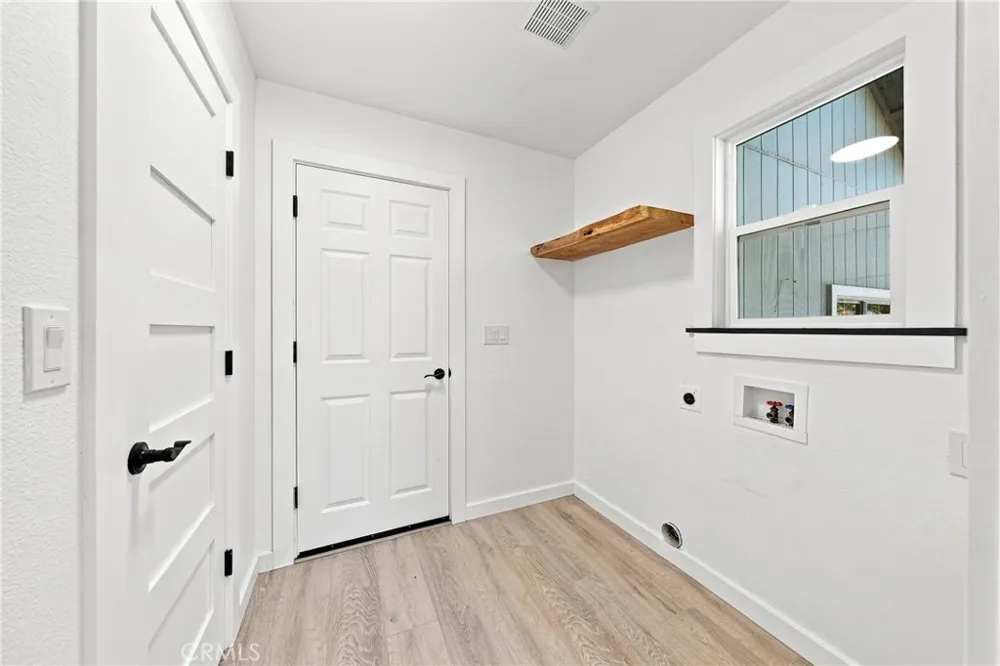 18027 Shore Hidden Valley Lake, CA 95467
