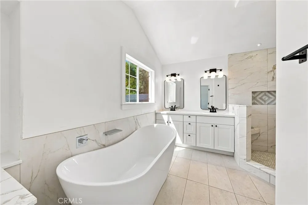18027 Shore Hidden Valley Lake, CA 95467