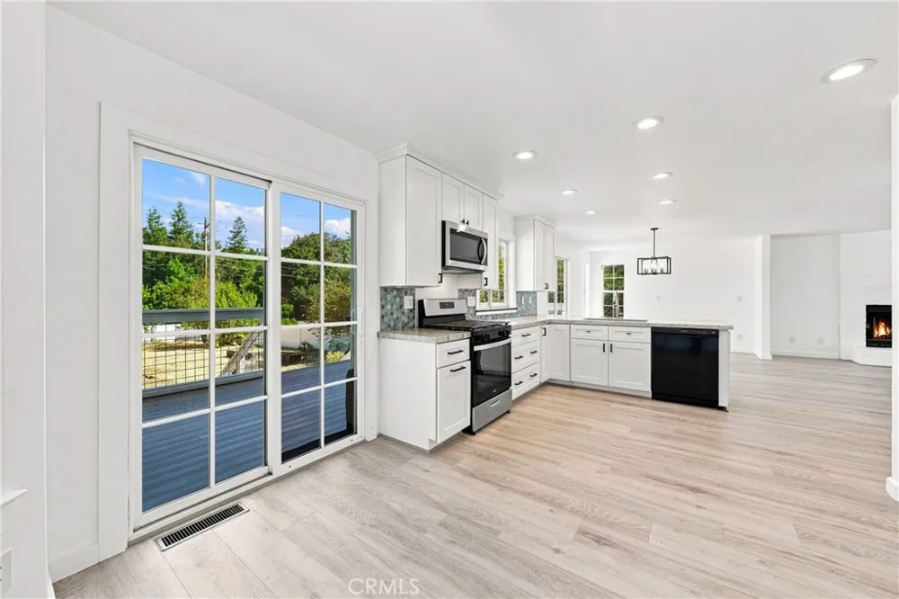 18027 Shore Hidden Valley Lake, CA 95467