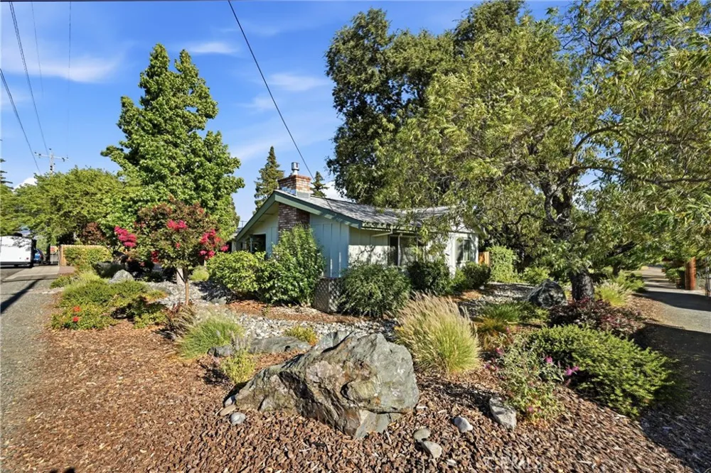 125 16th Lakeport, CA 95453