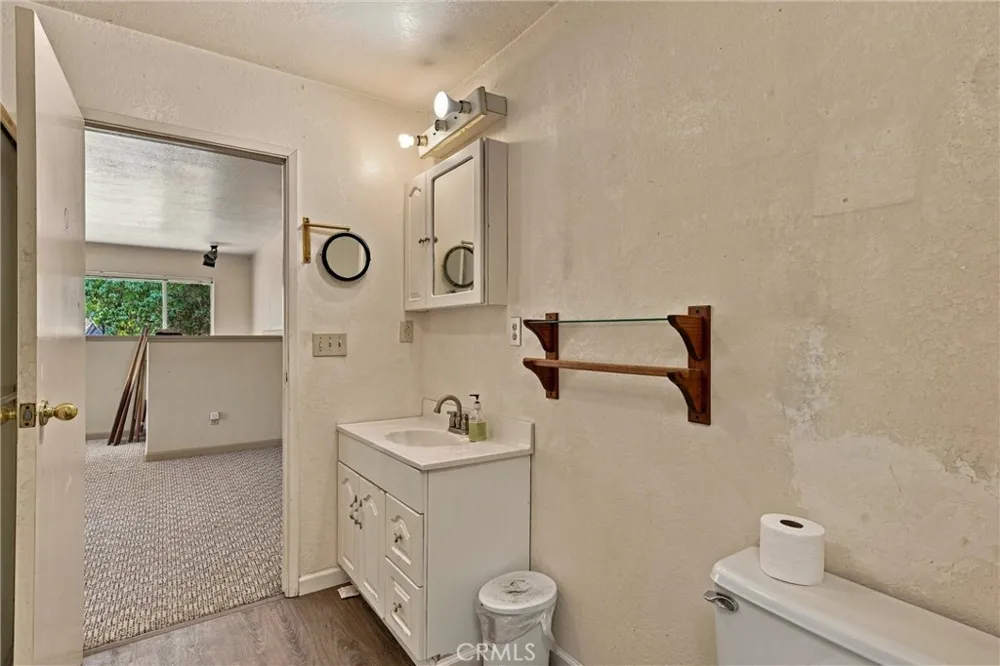 3725 Spring Valley Clearlake Oaks, CA 95423