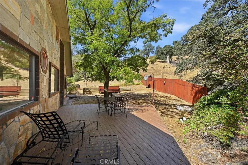3725 Spring Valley Clearlake Oaks, CA 95423