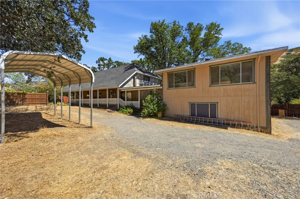 3725 Spring Valley Clearlake Oaks, CA 95423
