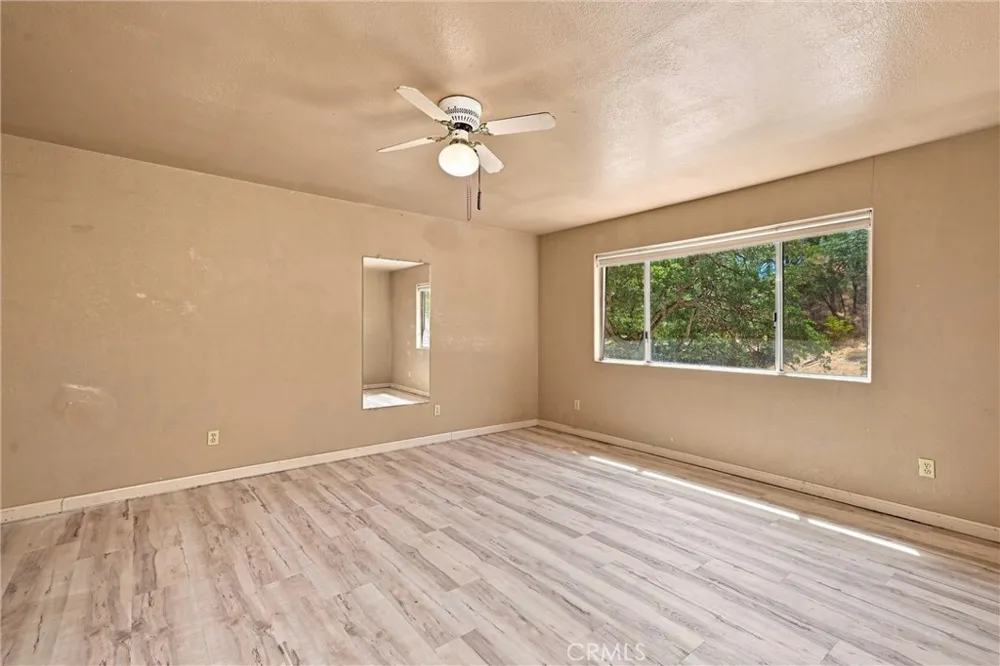 3725 Spring Valley Clearlake Oaks, CA 95423