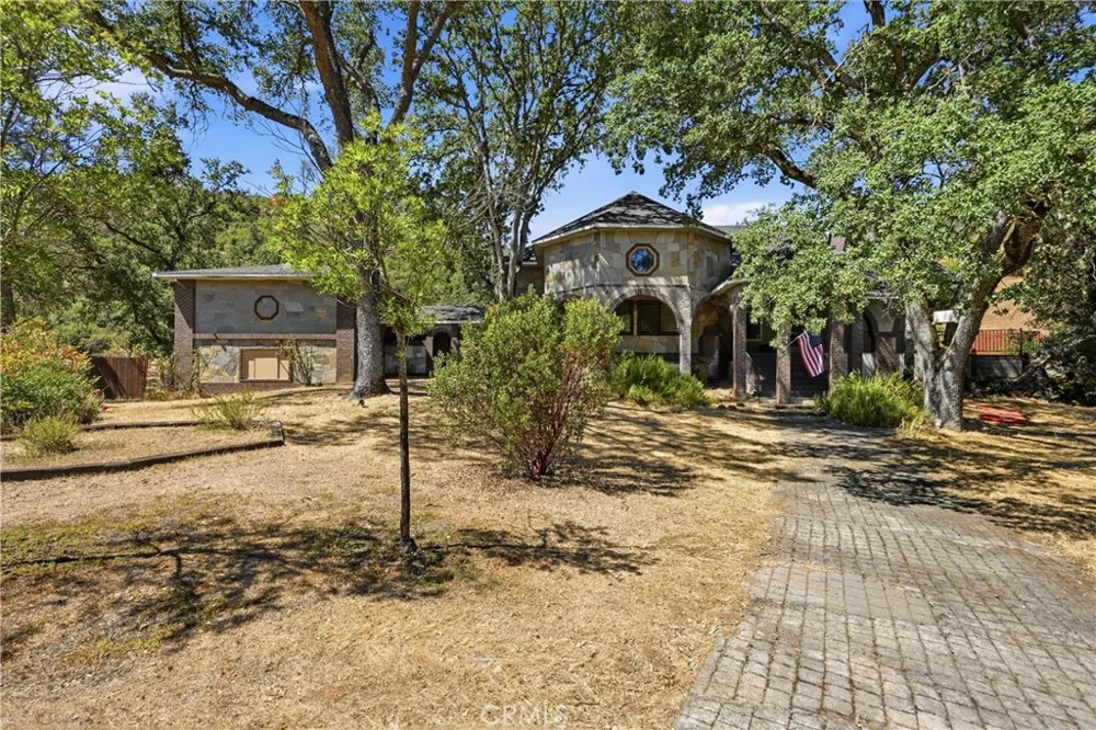 3725 Spring Valley Clearlake Oaks, CA 95423
