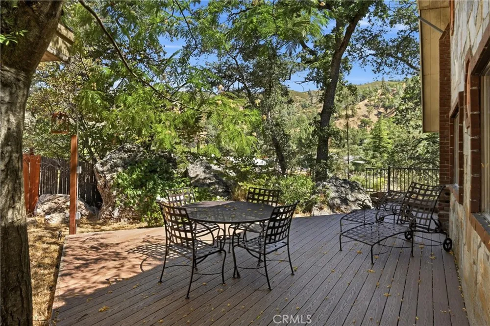 3725 Spring Valley Clearlake Oaks, CA 95423