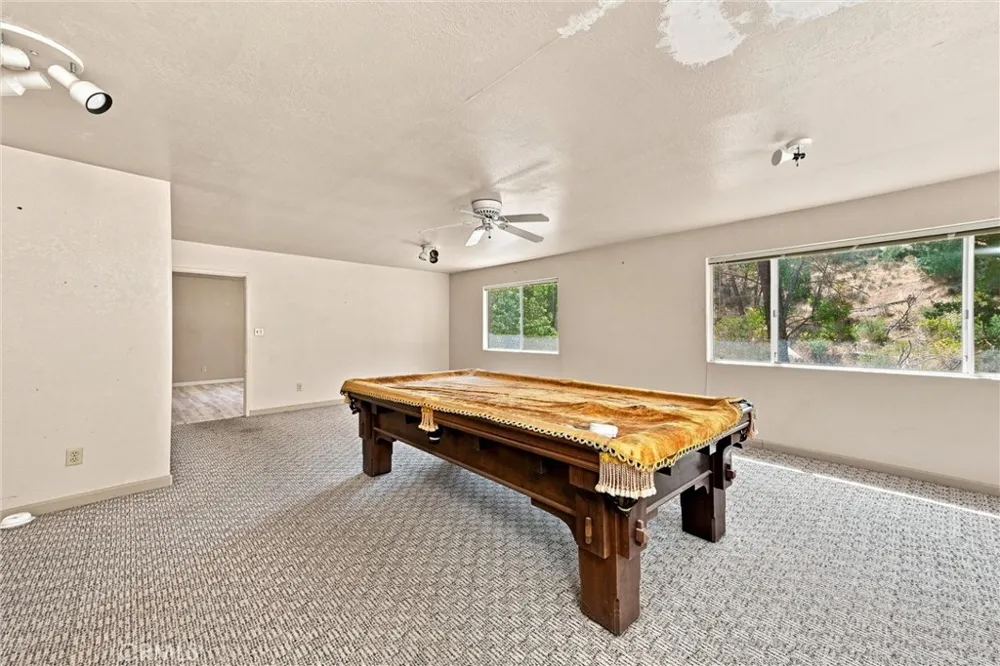 3725 Spring Valley Clearlake Oaks, CA 95423