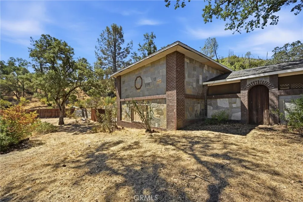 3725 Spring Valley Clearlake Oaks, CA 95423