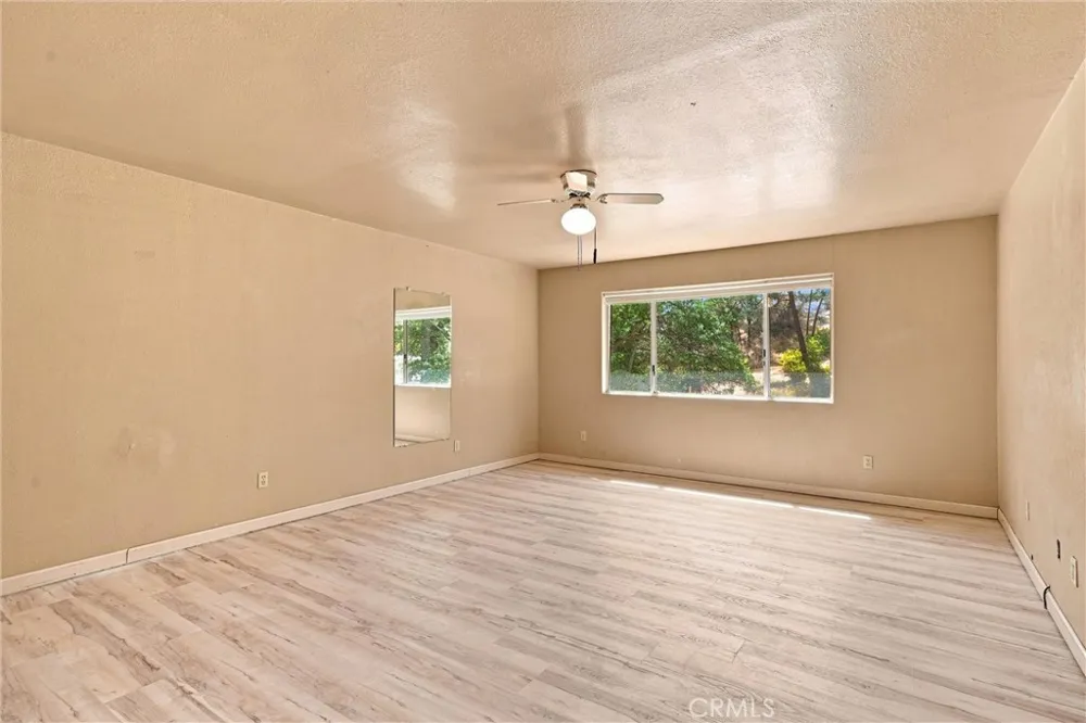 3725 Spring Valley Clearlake Oaks, CA 95423