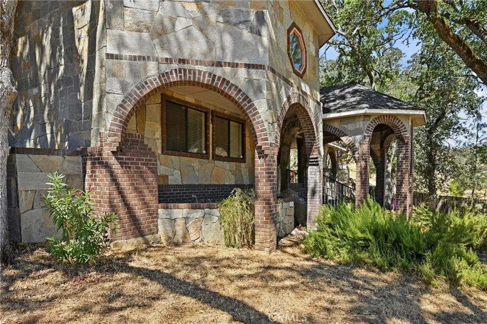 3725 Spring Valley Clearlake Oaks, CA 95423