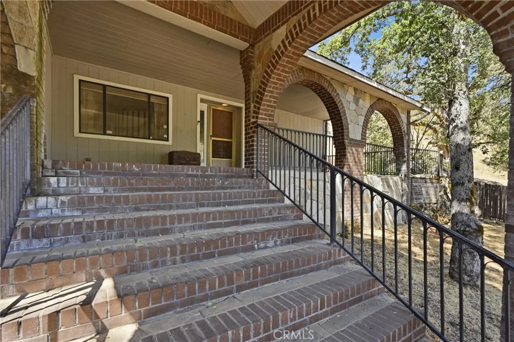 3725 Spring Valley Clearlake Oaks, CA 95423