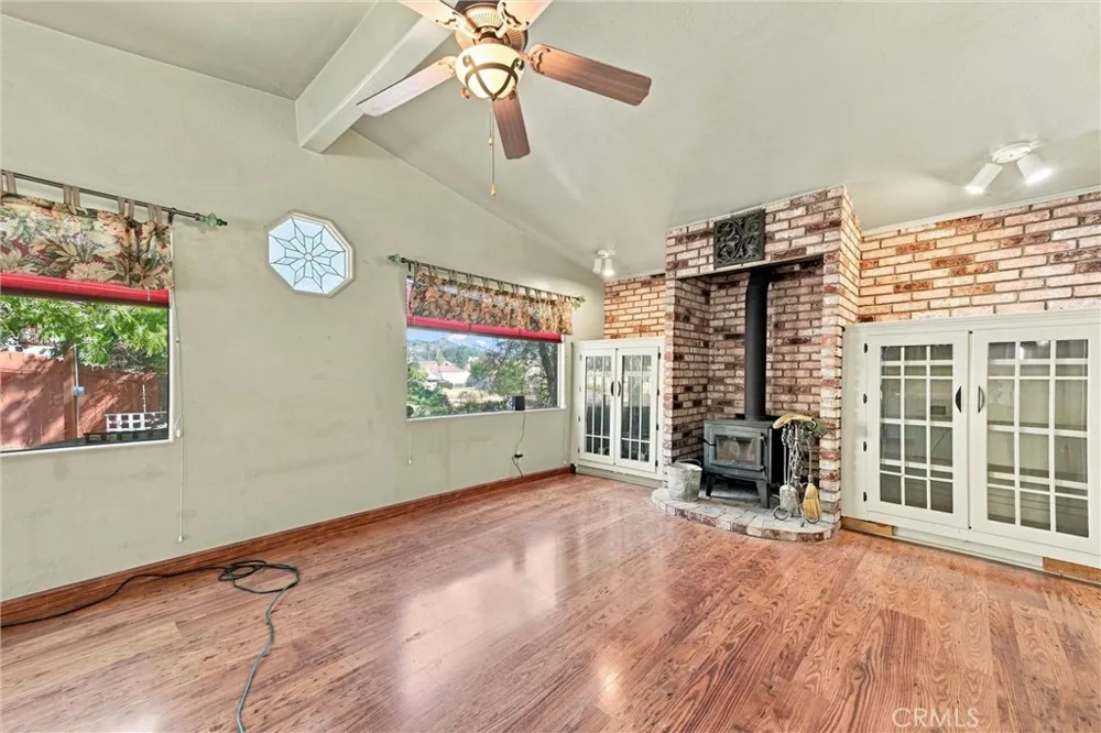 3725 Spring Valley Clearlake Oaks, CA 95423