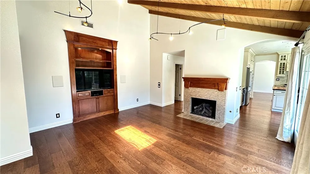 5514 E Crater Lake Orange, CA 92867