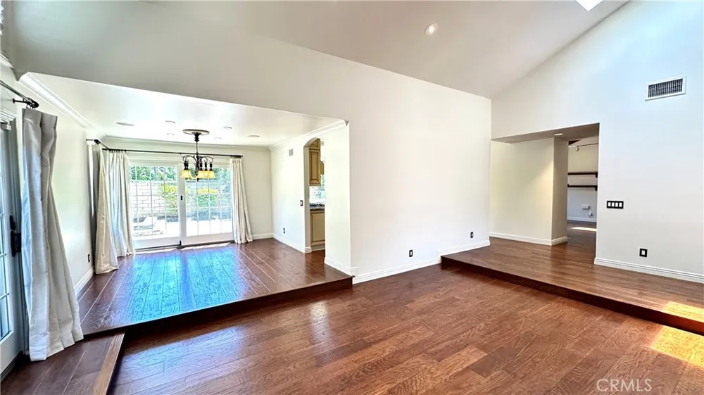 5514 E Crater Lake Orange, CA 92867