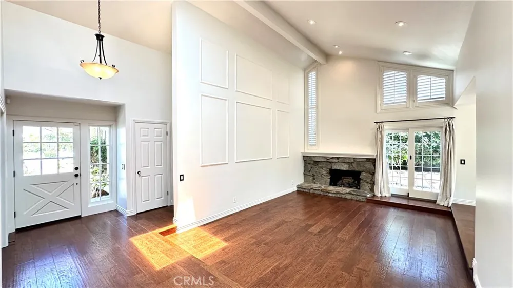 5514 E Crater Lake Orange, CA 92867