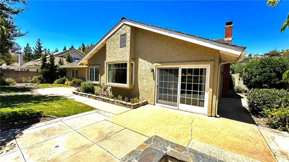 5514 E Crater Lake Orange, CA 92867