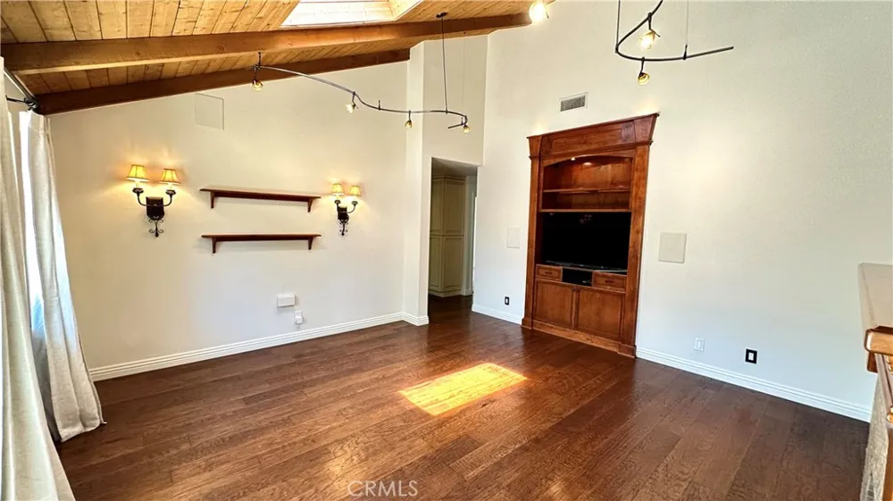 5514 E Crater Lake Orange, CA 92867