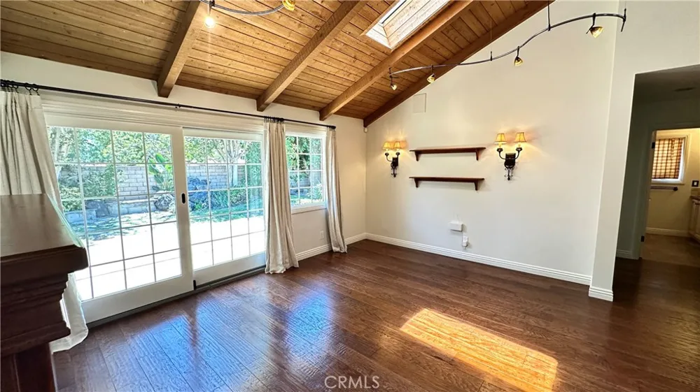 5514 E Crater Lake Orange, CA 92867