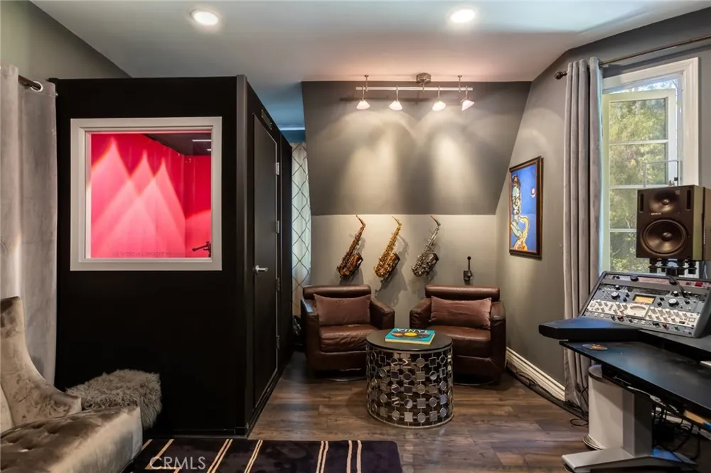 29155 Old Mill Creek Agoura Hills, CA 91301