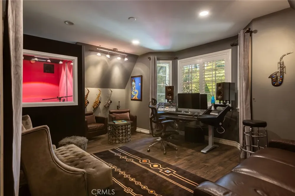 29155 Old Mill Creek Agoura Hills, CA 91301