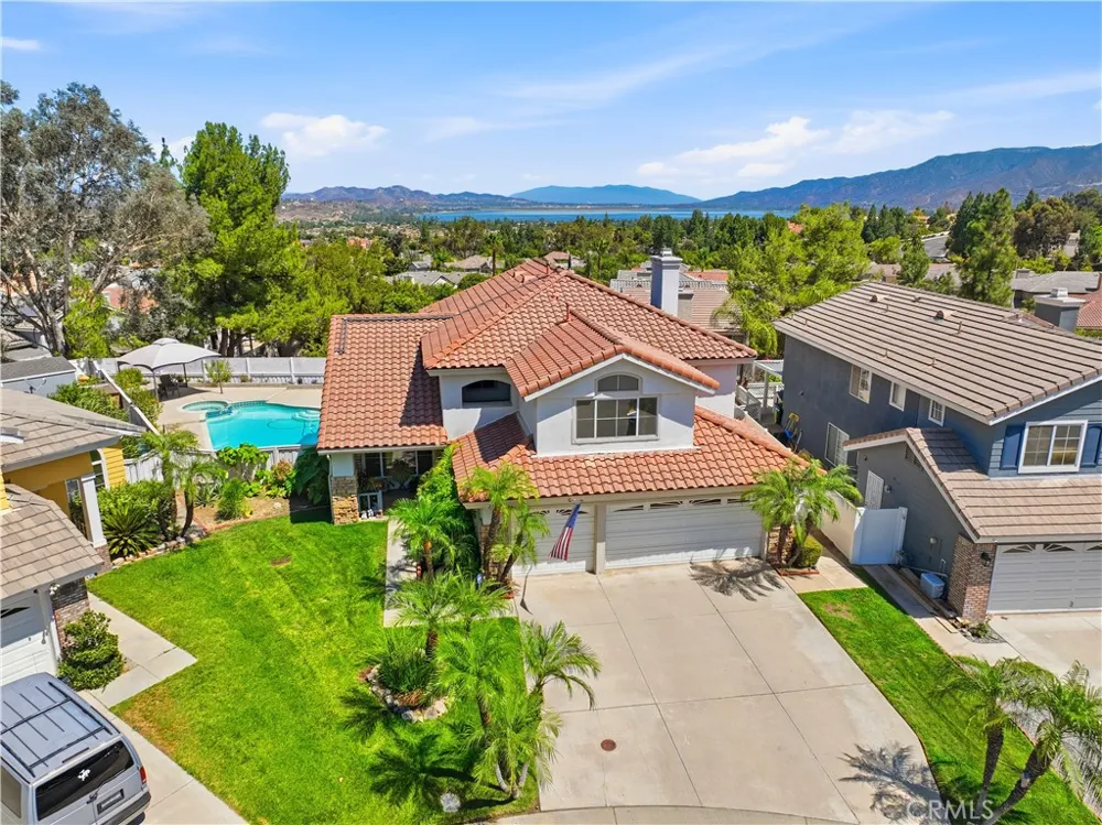 29108 Tradewinds Lake Elsinore, CA 92530