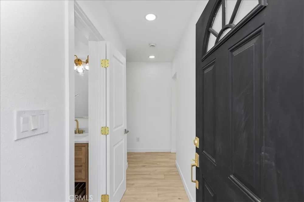 2990 Avalon Jurupa Valley, CA 92509