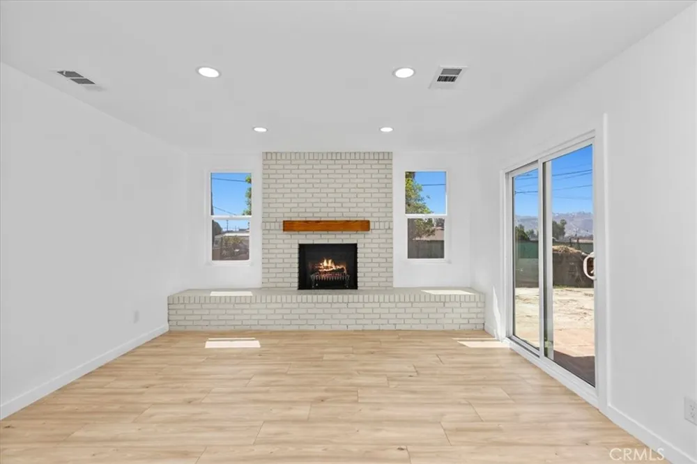 2990 Avalon Jurupa Valley, CA 92509