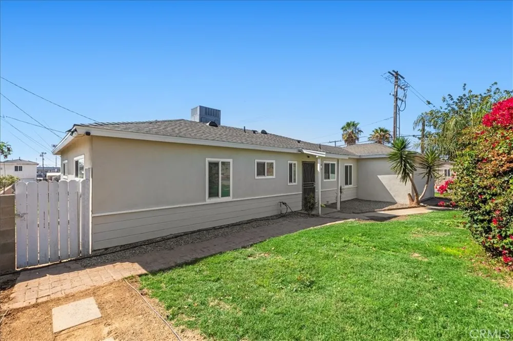 2990 Avalon Jurupa Valley, CA 92509