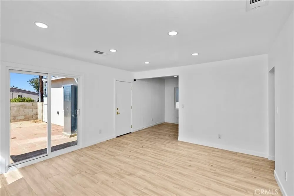 2990 Avalon Jurupa Valley, CA 92509