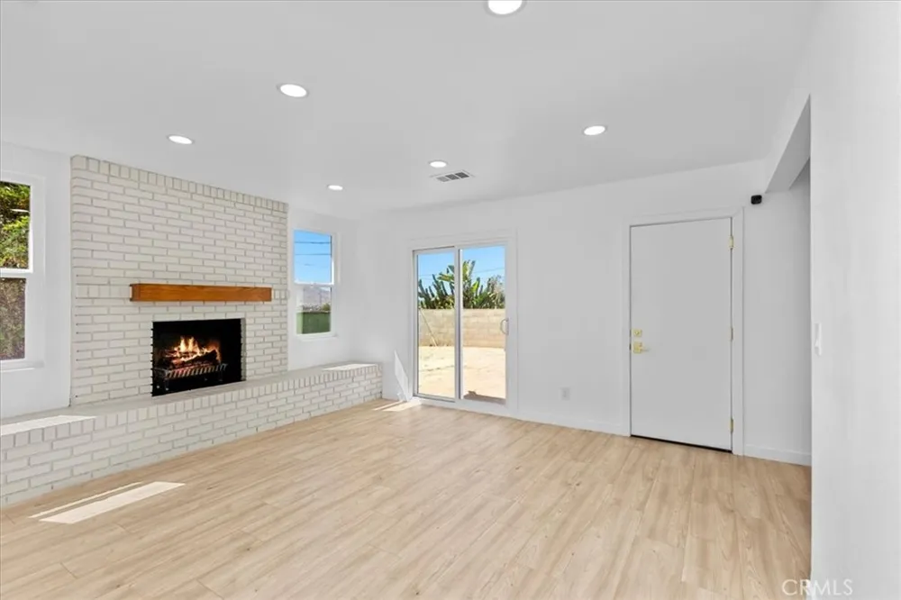 2990 Avalon Jurupa Valley, CA 92509